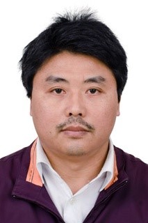 鄢锉