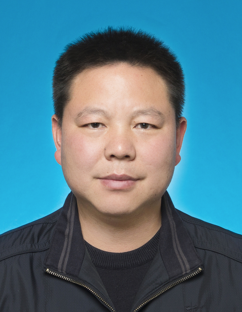 邓明君