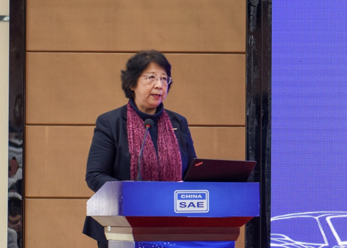 吉利控股集团资深副总裁张爱群致辞